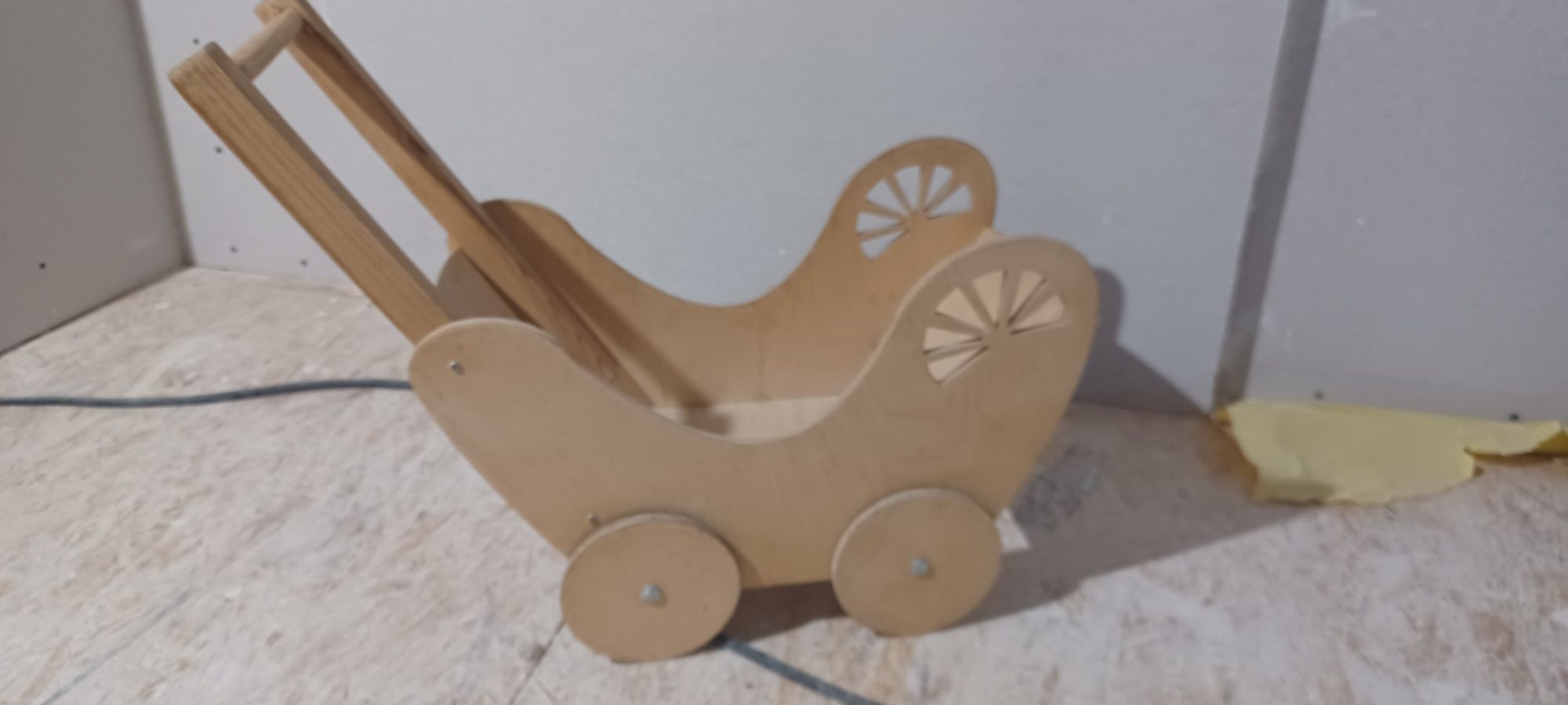 Wózek drewniany dla lalek