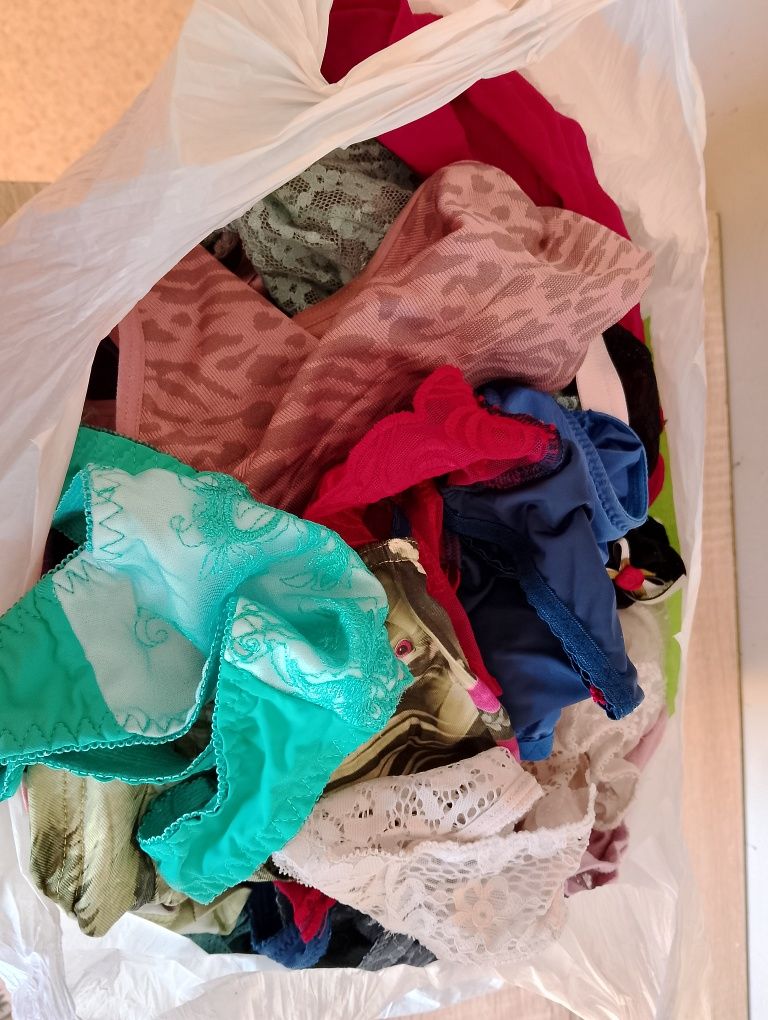 Mix bielizny damskiej mieszanej stringi i majtki koronkowe