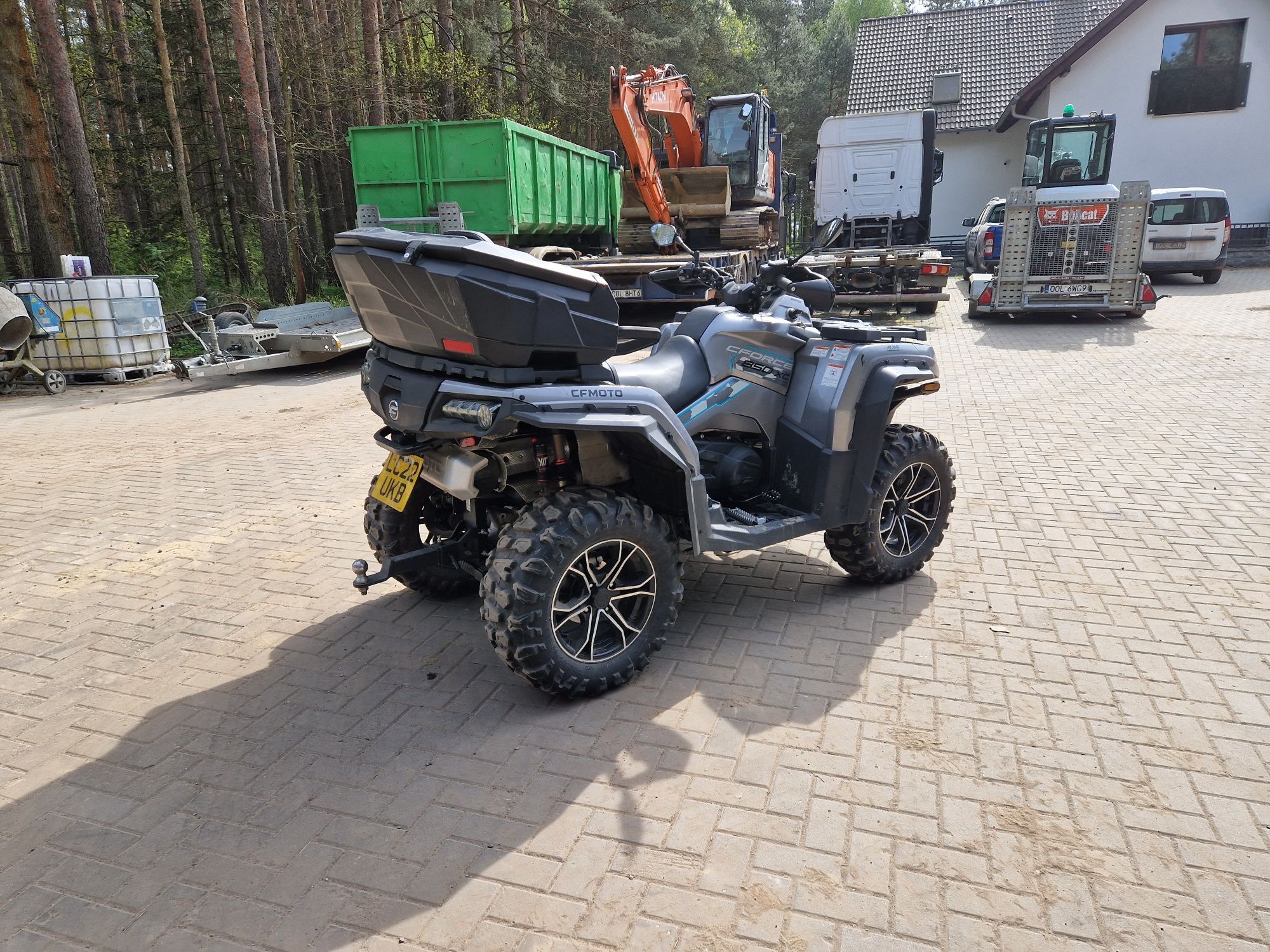 CF Moto 850 z 2022 roku quad 4x4 przeprawówka