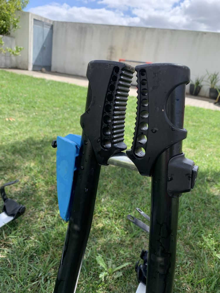 Barras de tejadilho Norauto e suportes de bicicleta com chave