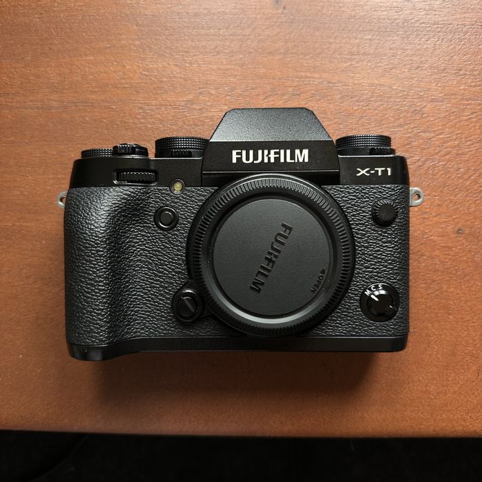 Fujifilm X-T1 corpo (revista em Julho) + acessórios – excelente estado