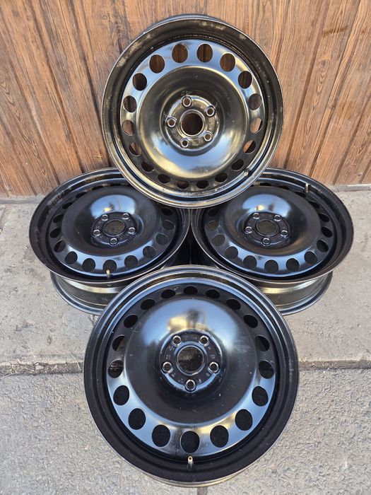 Оригінальні стальні диски з ковпаками r17, 5×112, Volkswagen Tiguan.