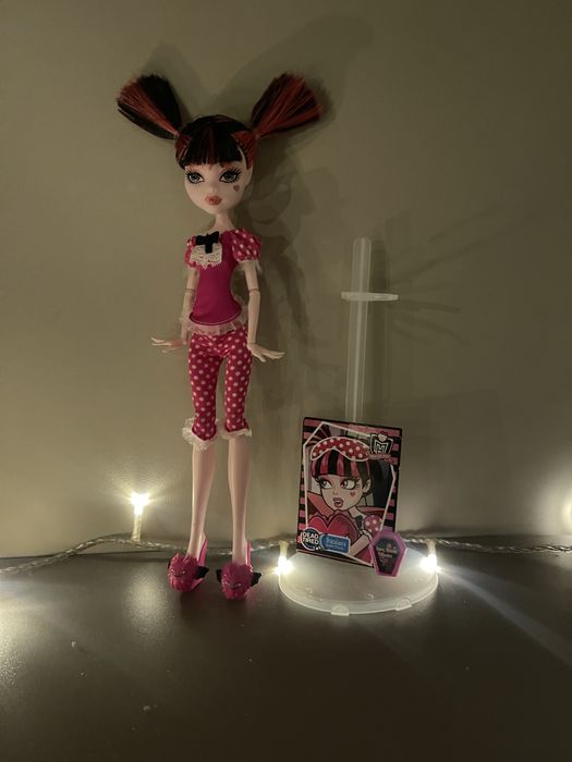 Продаж ляльки монстер хай monster high дракулаура смертельно втомлені