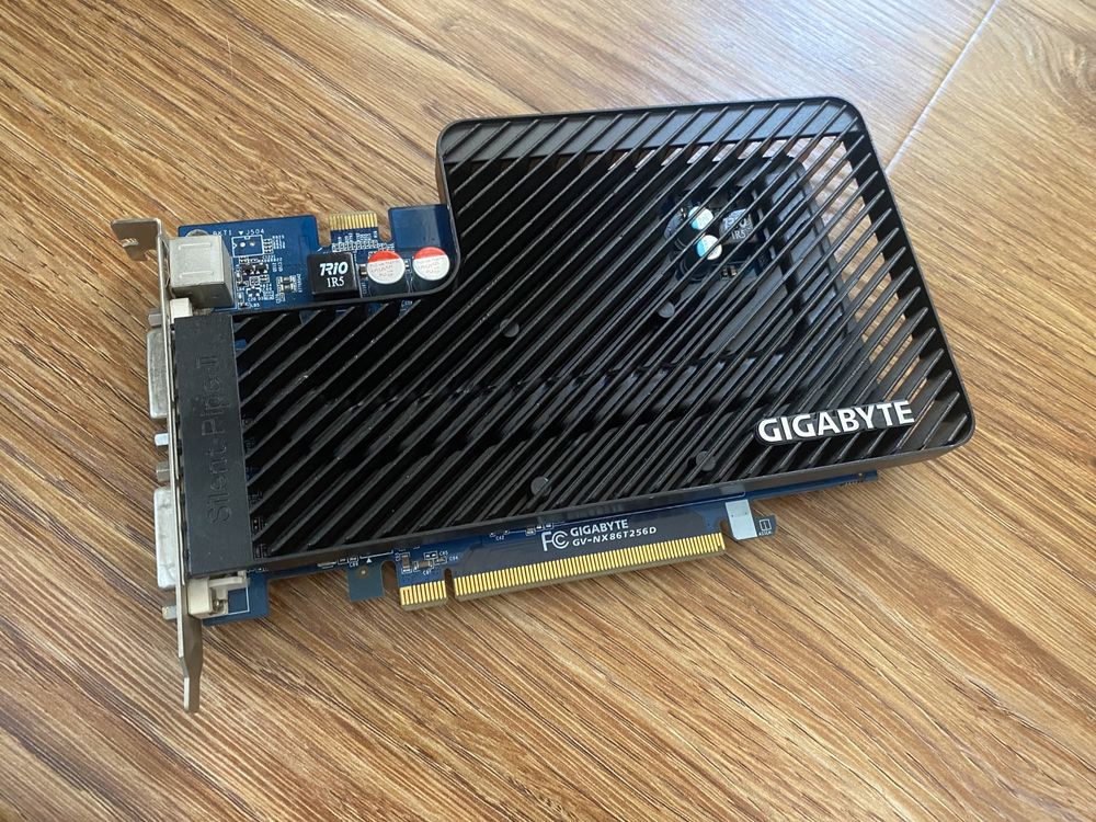 Продам видеокарту Gigabyte