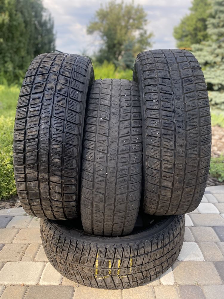 Зимова гума 2021 року ROADSTONE WINGUARD ICE 215/65 R16
