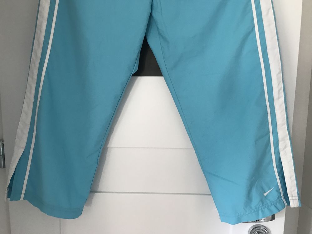 Nike spodnie rybaczki rozmiar m (8-10)