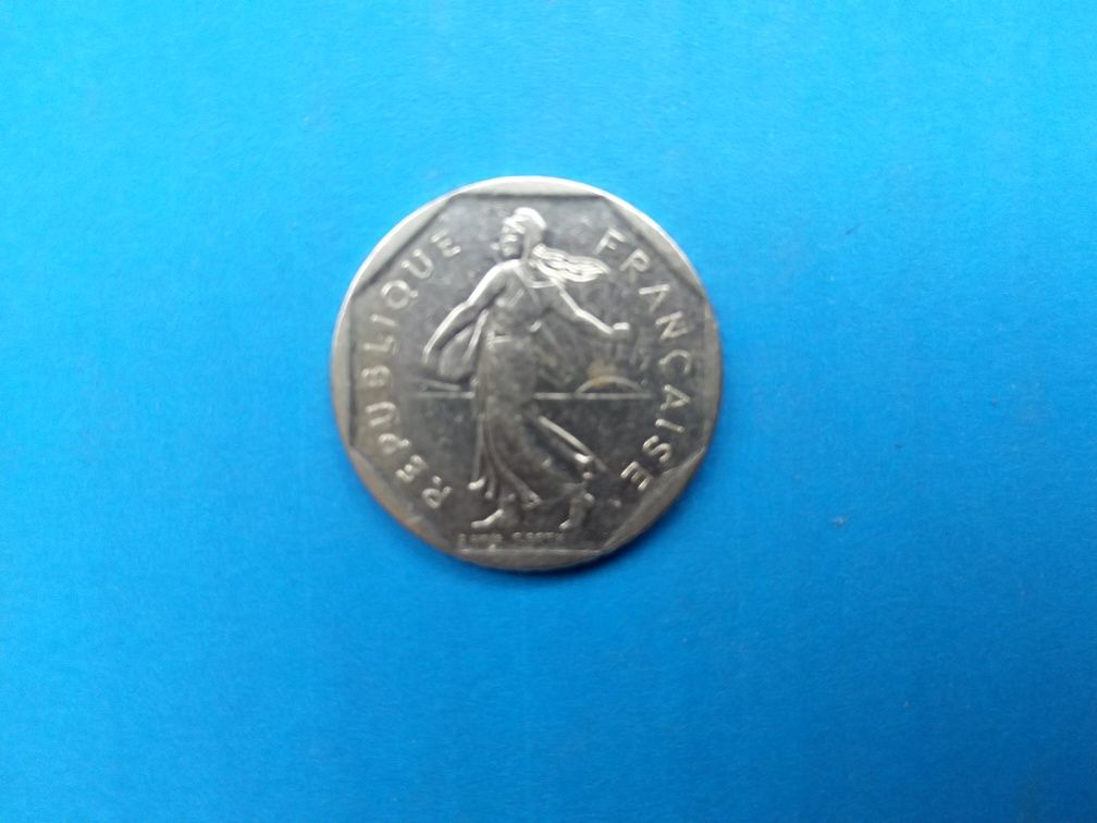 Монета номиналом 2 франка (2 Francs) Франция, 1982 год выпуска.