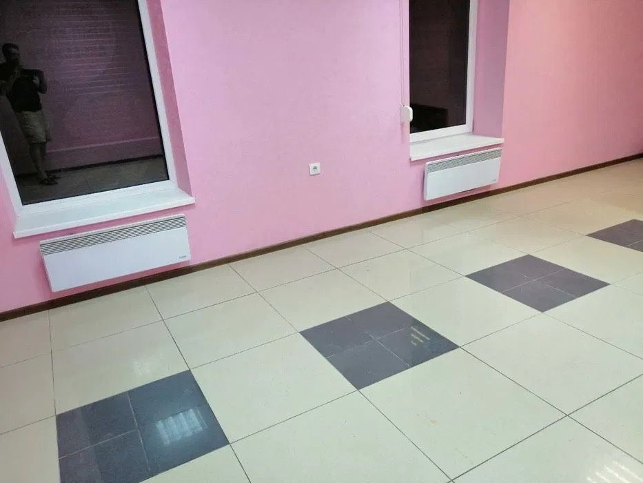 Продам приміщення під комерцію