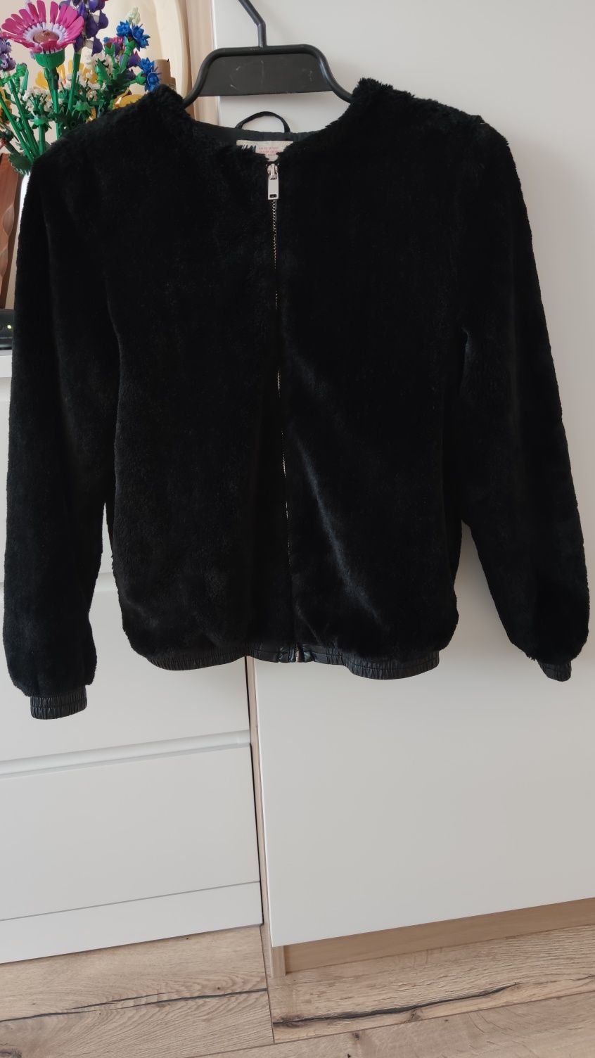 Czarne  futerko dla dziewczynki r. 152  H&M