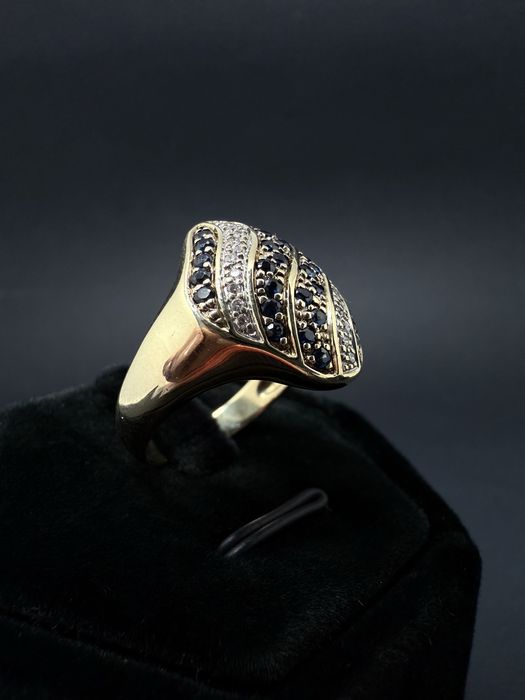 Золота каблучка / золотое кольцо / діаманти / сапфіри / бриллианты