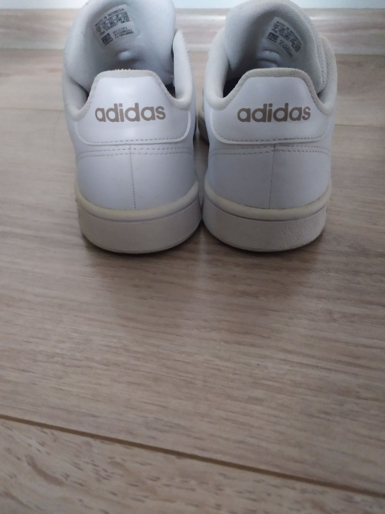 Buty sportowe firmy adidas rozmiar 38 2/3