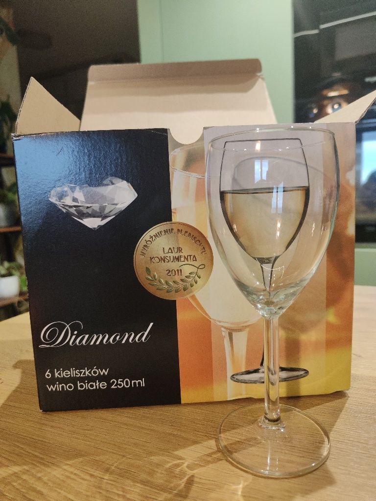 Kieliszki do białego wina Diamond – zestaw 6 sztuk, 250 ml