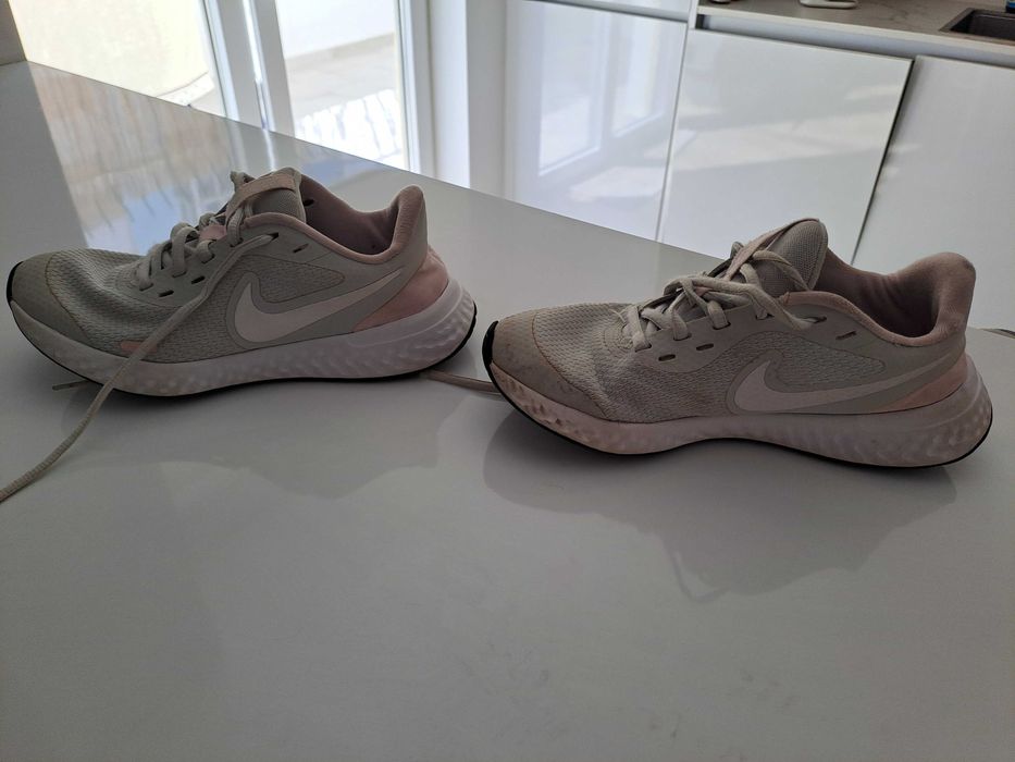 Ténis Nike Revolution 5