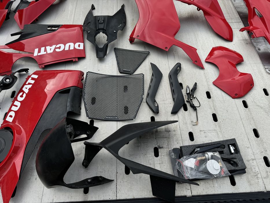 Sprzedam Felgi Ducati Panigale V4s owiewki,wydech