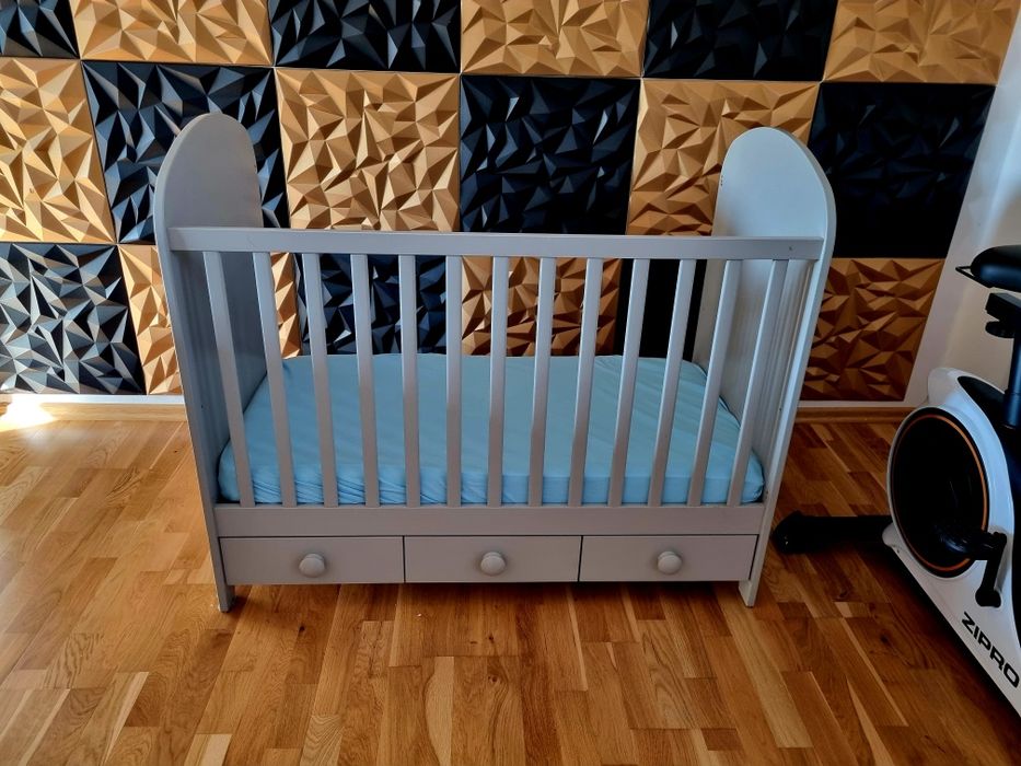 Łóżeczko Ikea Gonat z szufladami