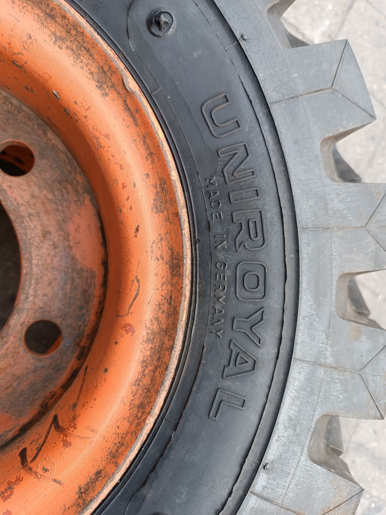 Koło do wózka widłowego 21x8-9 Uniroyal  200/75-9
