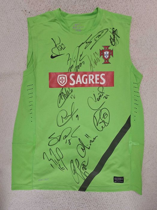 Colete de Treino  Portugal 2012 AUTOGRAFADO  CR7, Pepe, Moutinho, Nani