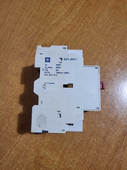Wyłącznik silnikowy GZ1-M10 ze stykiem pomocniczym GZ1-AN11
