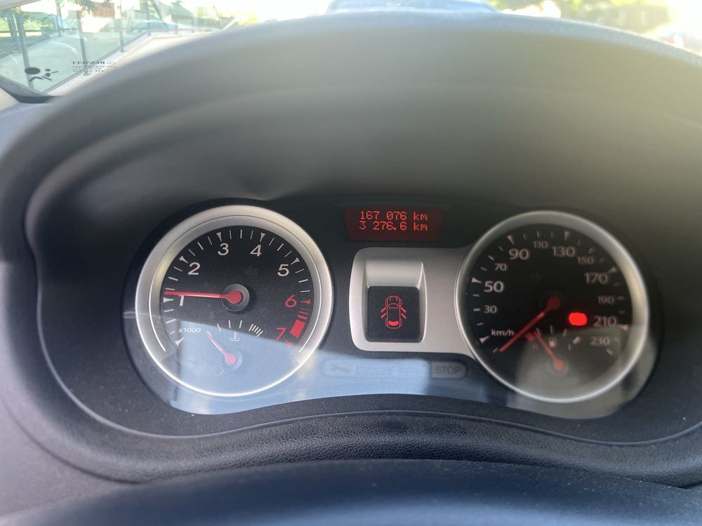 VENDE-SE RENAULT CLIO