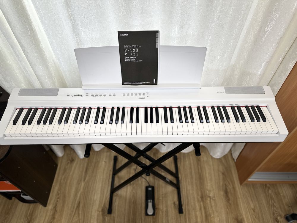 Белое фортепиано YAMAHA P-125