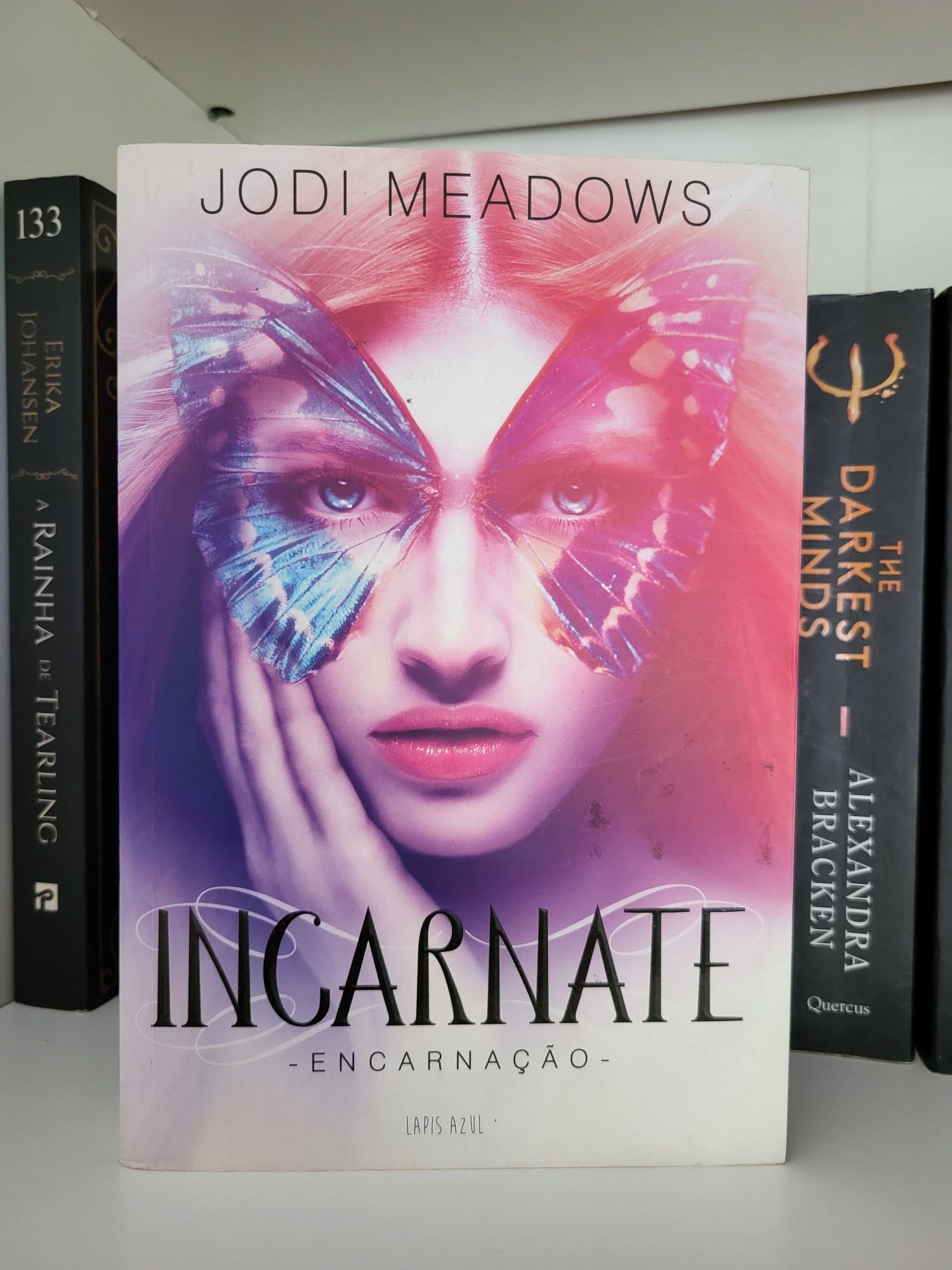 Livro Incarnate - Encarnação de Jodi Meadows