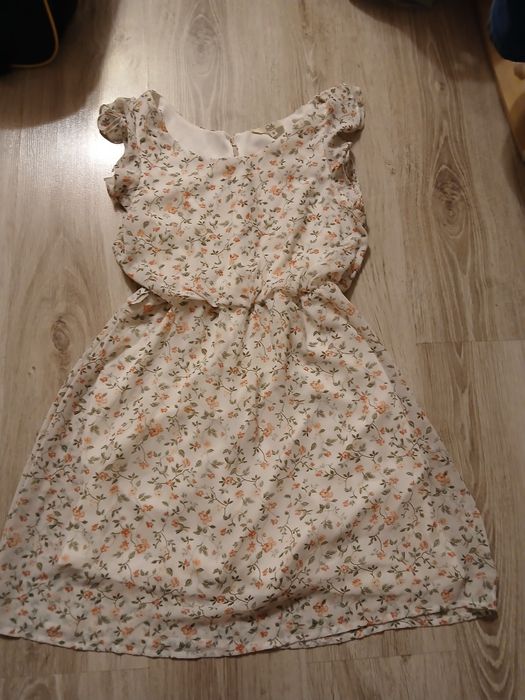 Zwiewna sukienka rozmiar M