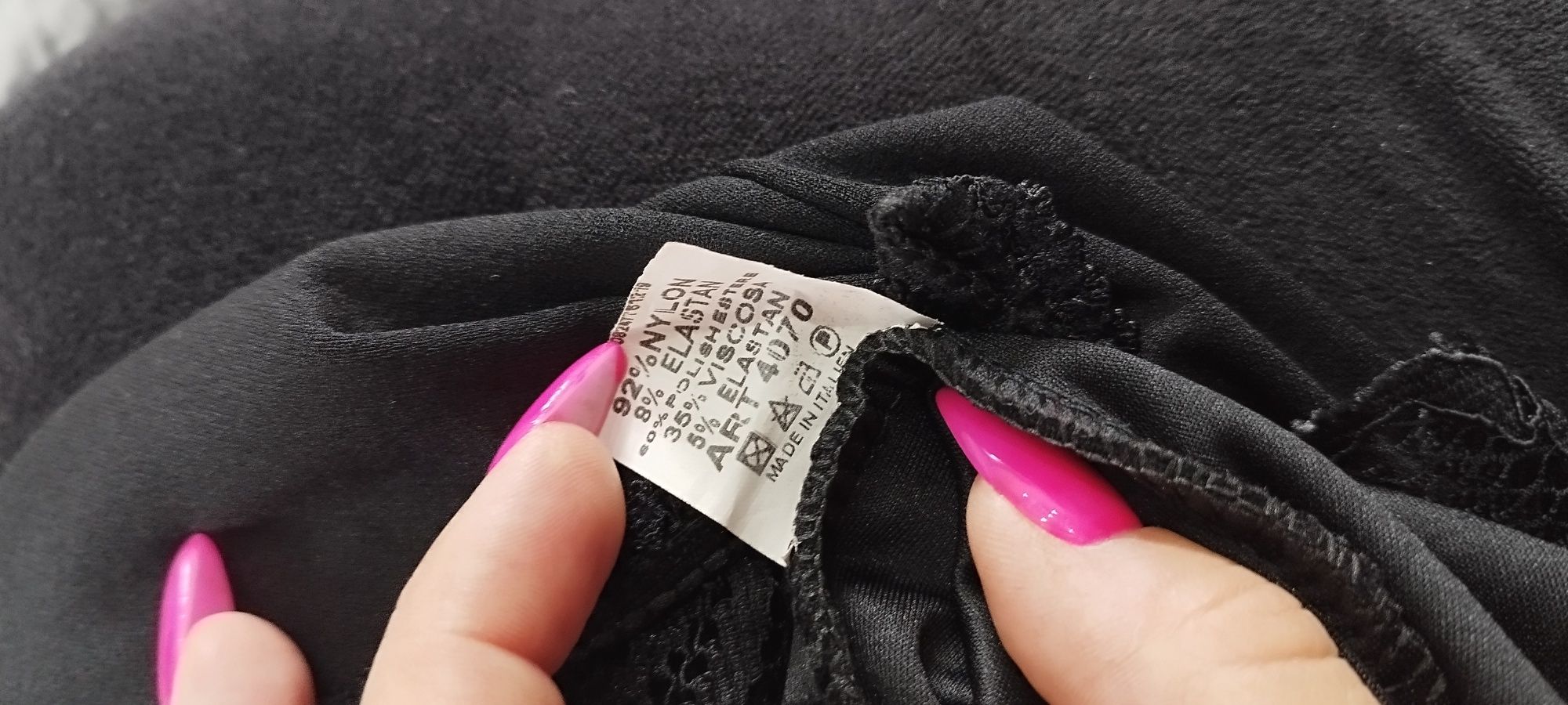 Czarny , elegancki kombinezon damski z koronką