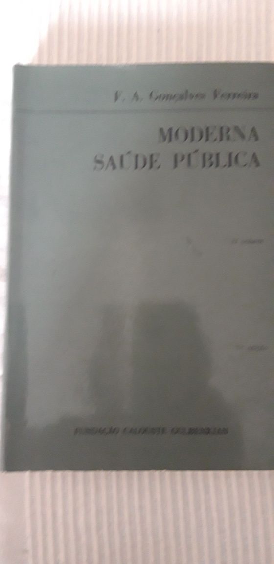 Livros técnicos de gestão empresas/economia e saude pública