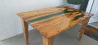 Mesa de centro em madeira maciça de cerejeira com epoxy