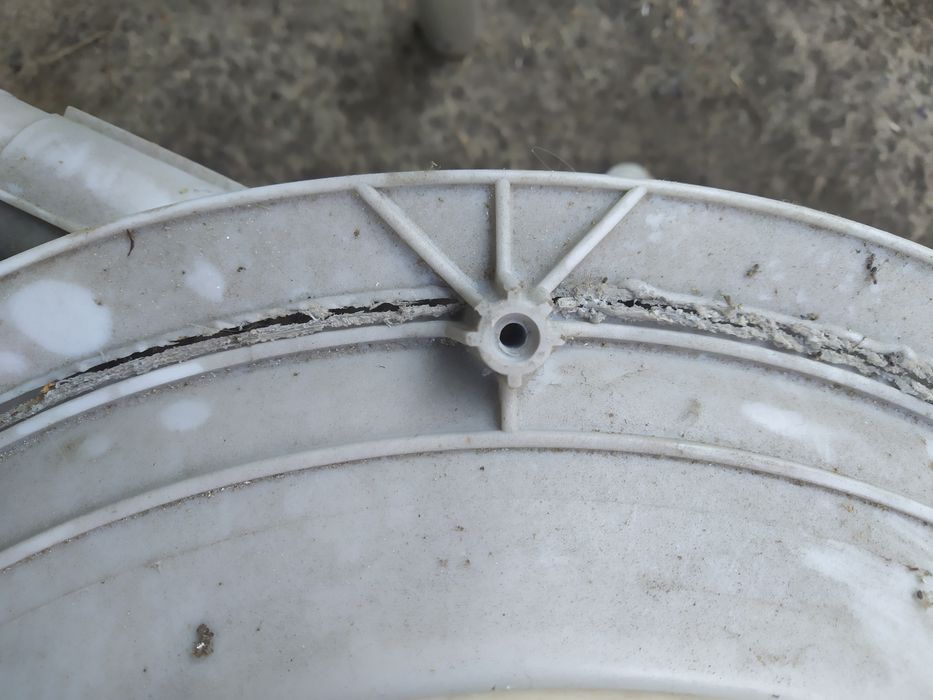 Продам пральну машинку LG  F1068LD  запчастини