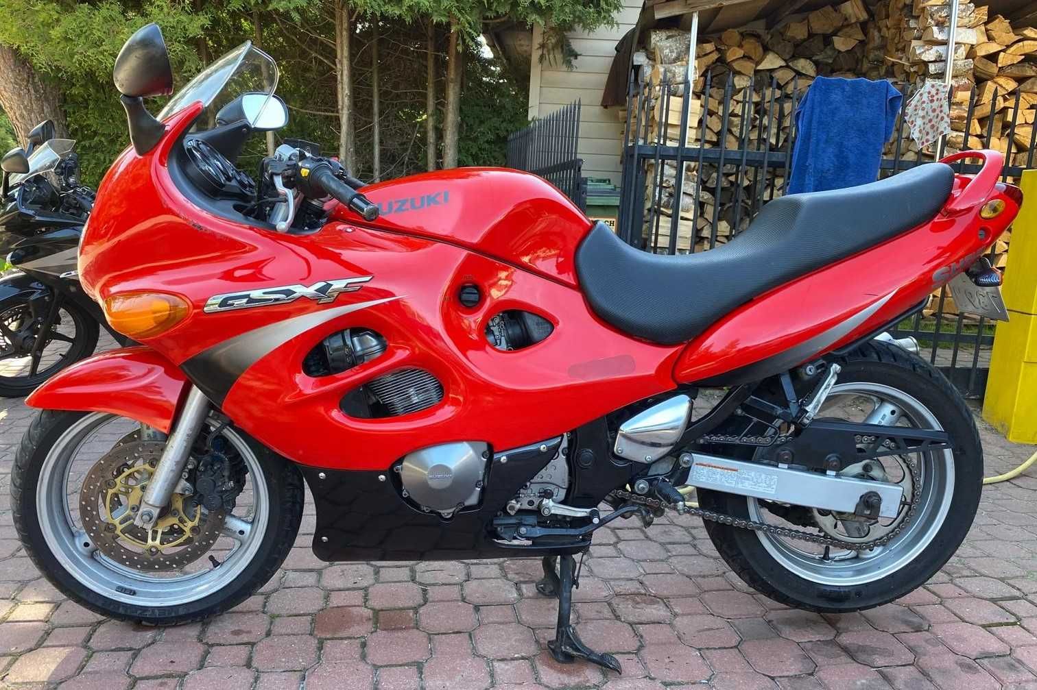 SUZUKI GSX F  600     2000R