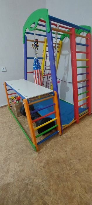 Дитячий спортивний комплекс з гіркою