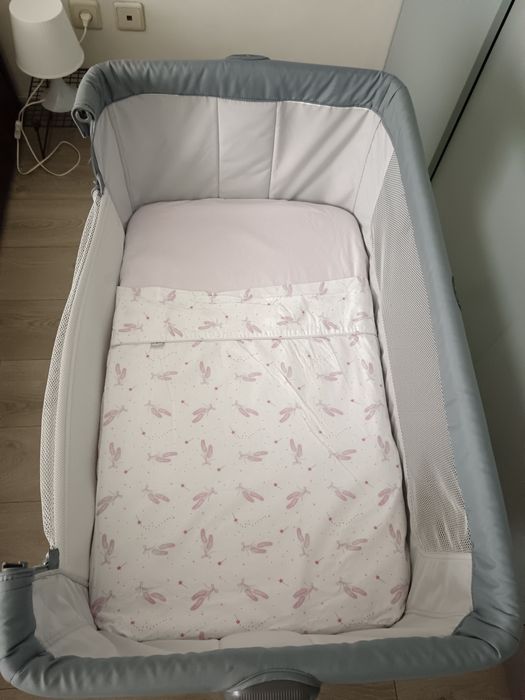 Berço Chicco Next2me Essential | Com oferta roupa para o berço