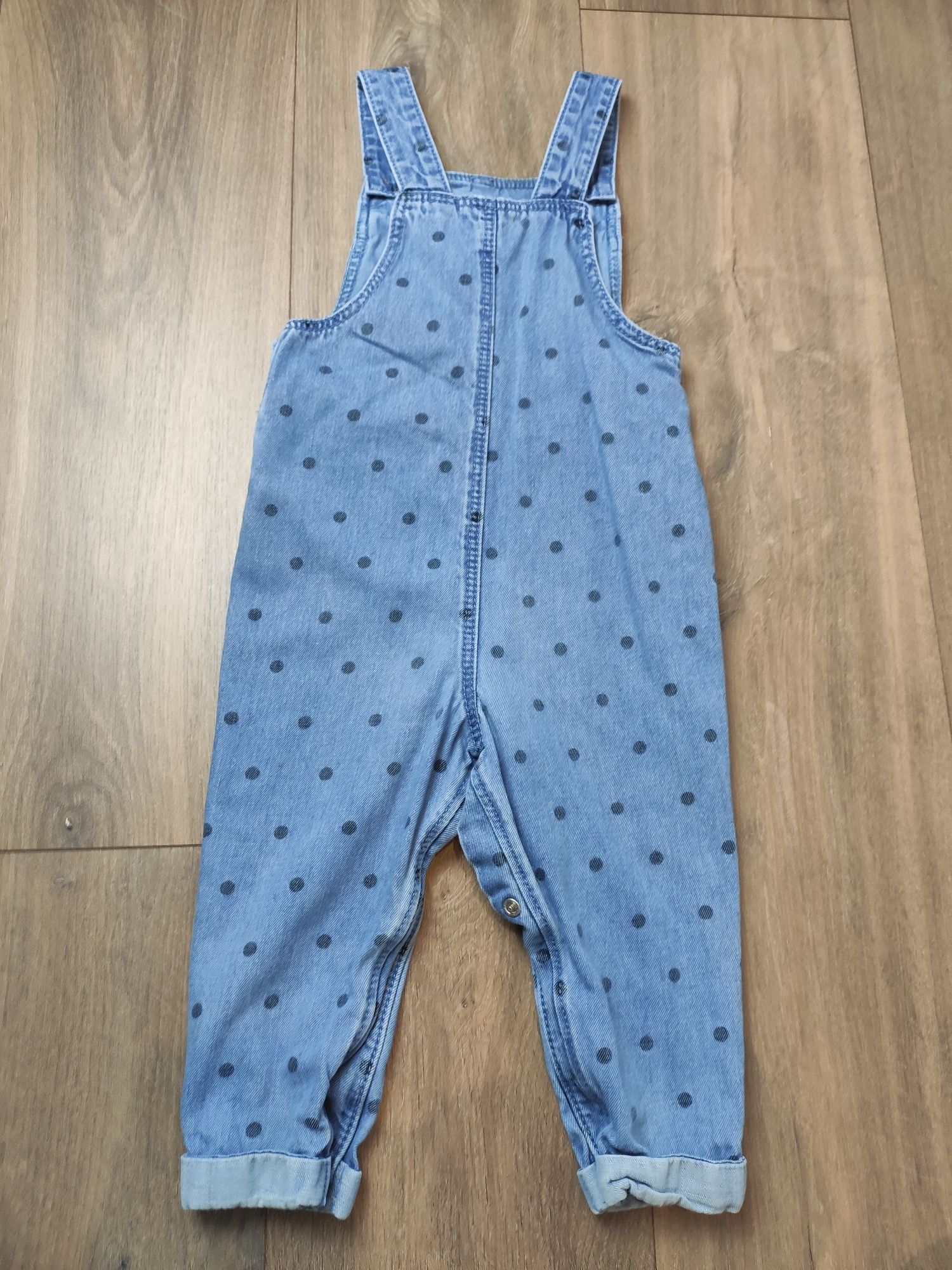 Spodnie kombinezon ogrodniczki r. 86 (12-18 mcy) niebieskie w kropki