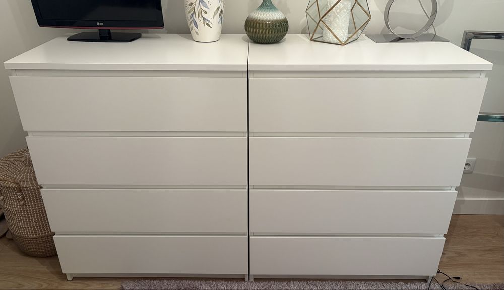 Duas comodas MALM IKEA 4 gavetas