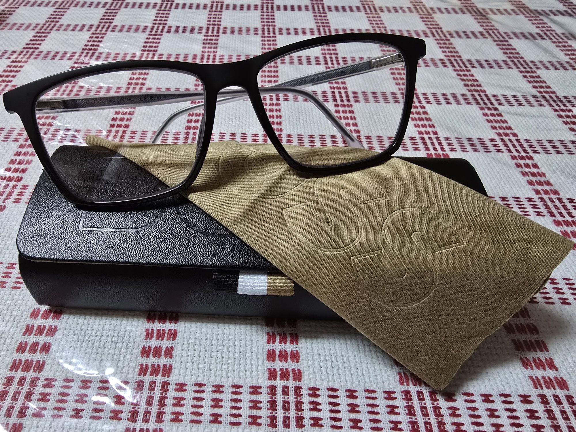 Armações Hugo Boss