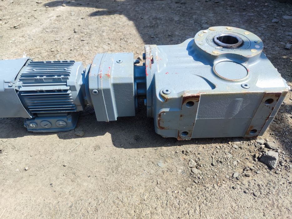 Napęd do bramy, przekładnia, motoreduktor