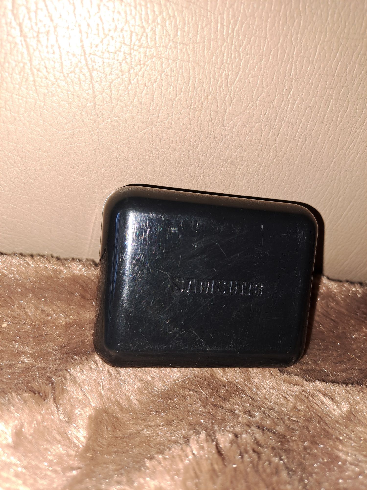 Nowe gumki do słuchawek bezprzewodowych Samsung z etui.