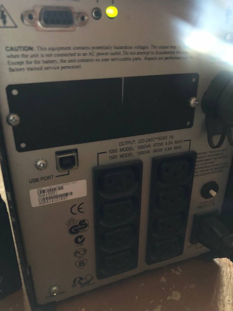 Продам бесперебойник UPS APC 1000