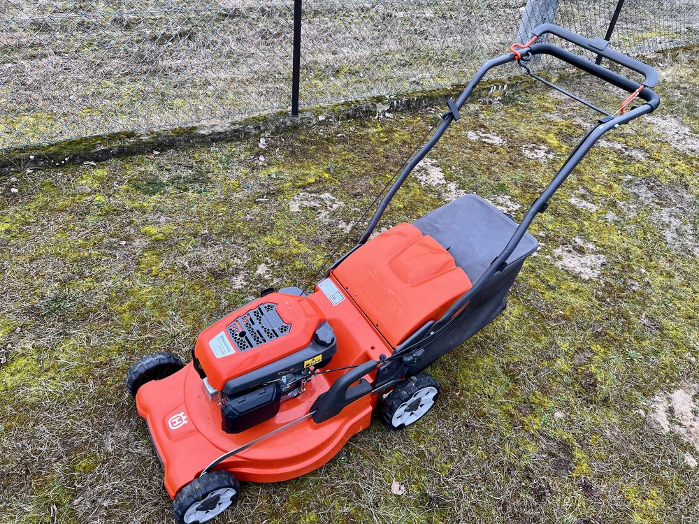 Kosiarka spalinowa z napędem Husqvarna LC253S