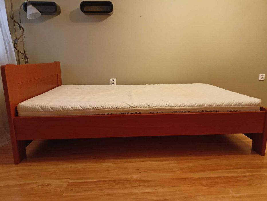 Łóżko z materacem do sypialni drewniane dwuosobowe
