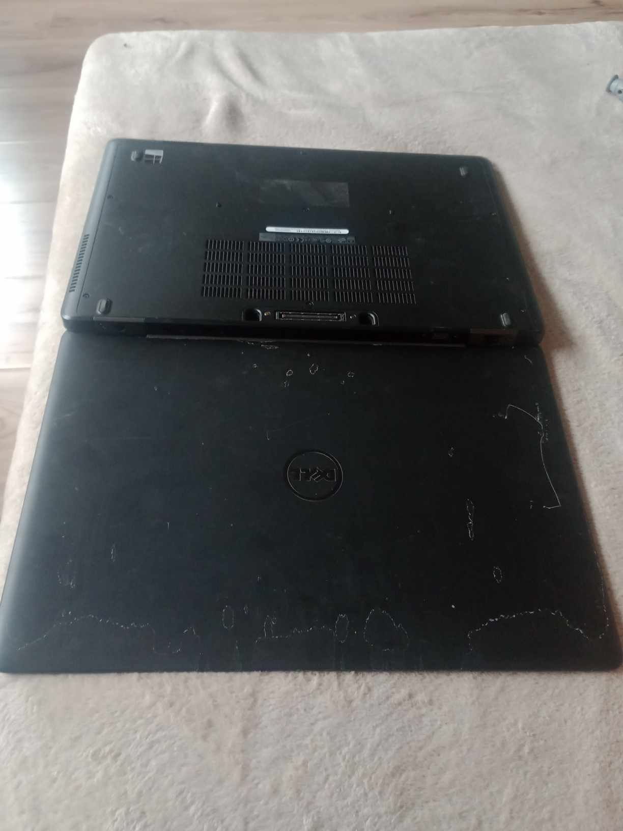 Laptop komputer  dell