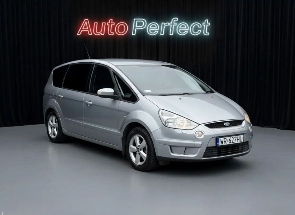 Ford S-Max 2.0 145KM benzyna titanium facelift ogrzewana szyba 7 foteli climatron