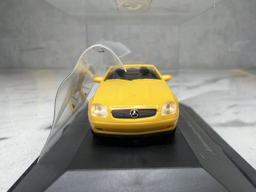 Mercedes SLK модель машинка 1:87 herpa