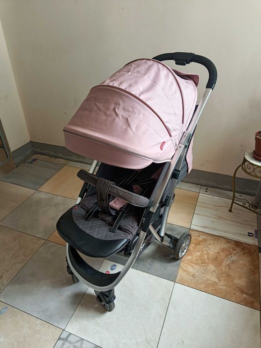 Прогулянкова коляска CARRELLO Gloria