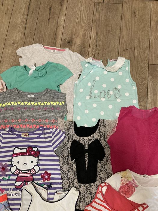 Zestaw letnich ubrań dla dziewcznki w rozm 122/128