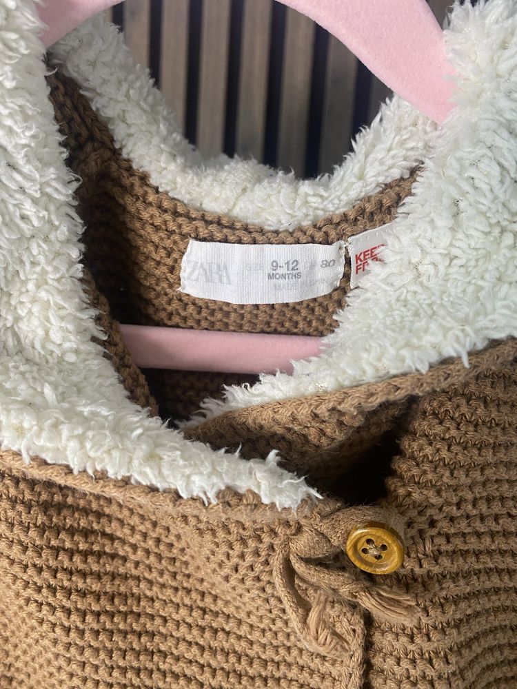 Gruby sweterek z kapturem zara 80