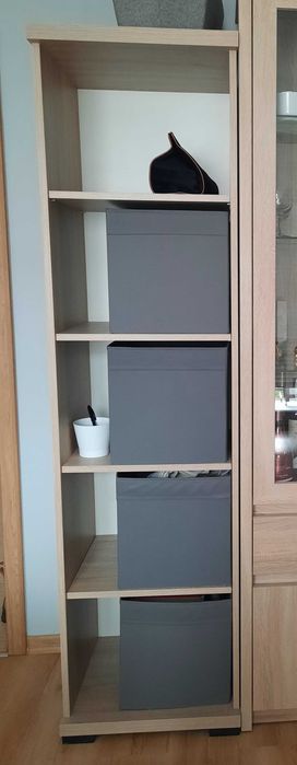 Praktyczny regał w kolorze dąb sonoma - okazja!