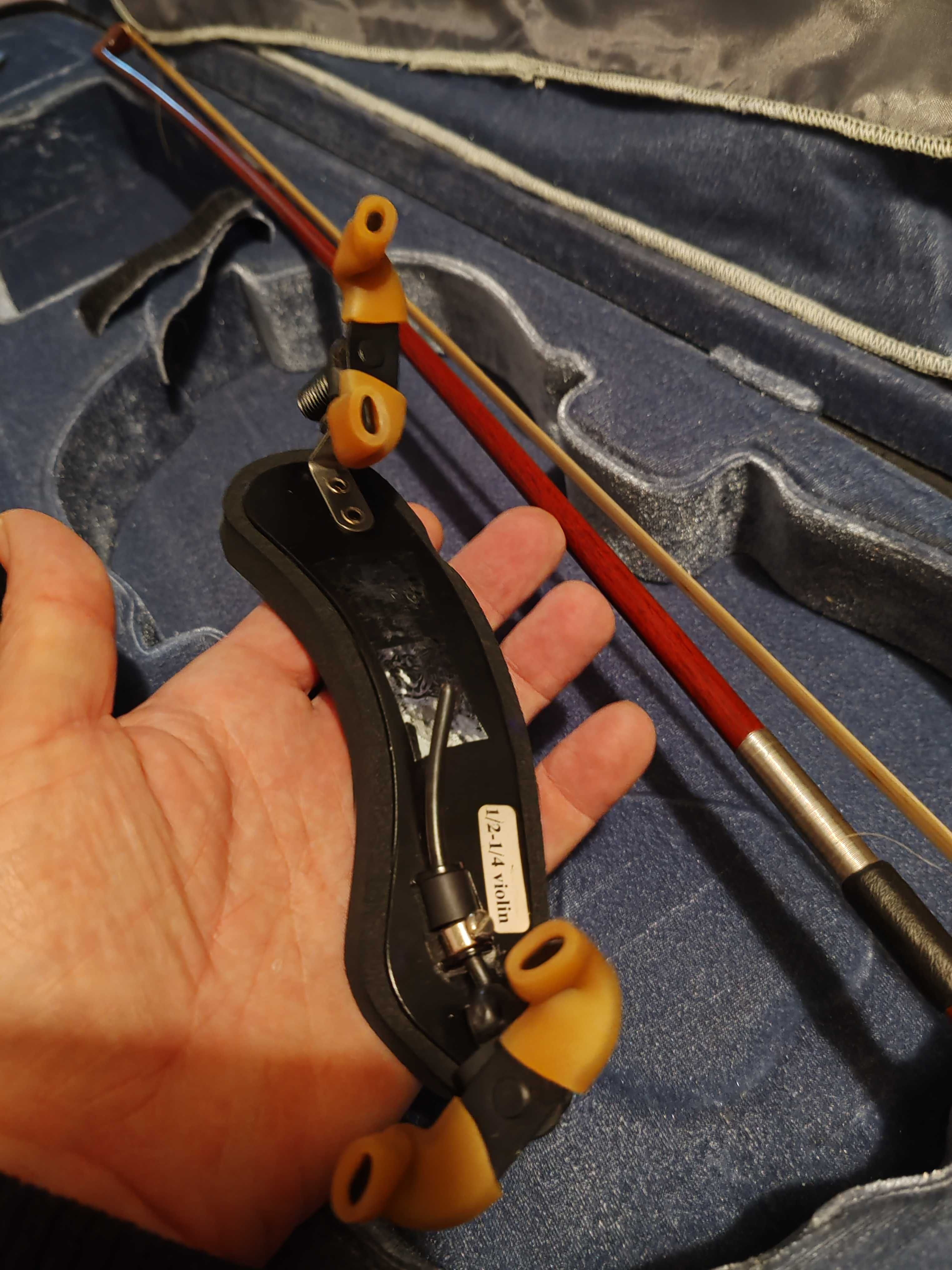 Violino com estojo