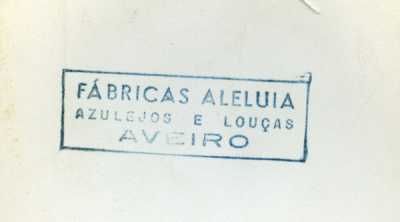 Anos 50/60 - Mesa de centro ou apoio c/ tampo azulejos Fábrica Aleluia